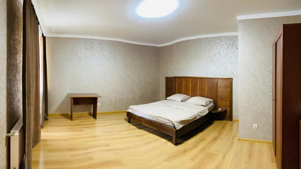 Ogienka 2B, Center Lutsk Apartamento Exterior foto